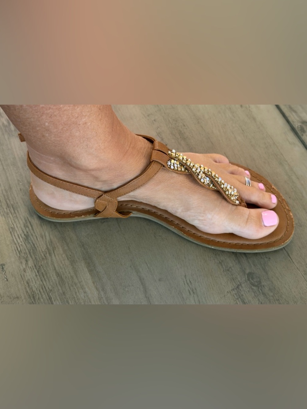 Women’s Tan w/ Gold Sandals~7